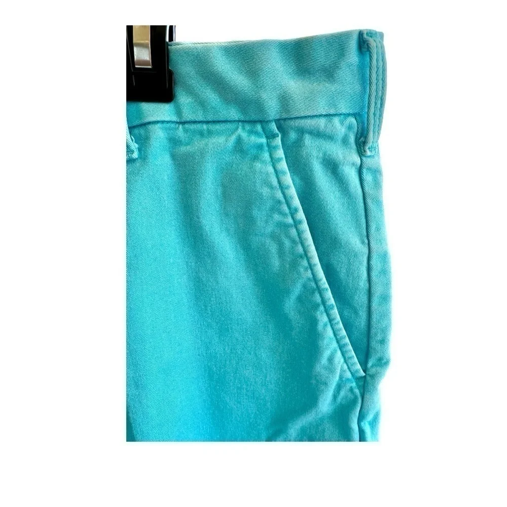 IZOD SALTWATER, MENS STRETCH CHINO SHORTS. TURQUOISE COLOR. SIZE 38